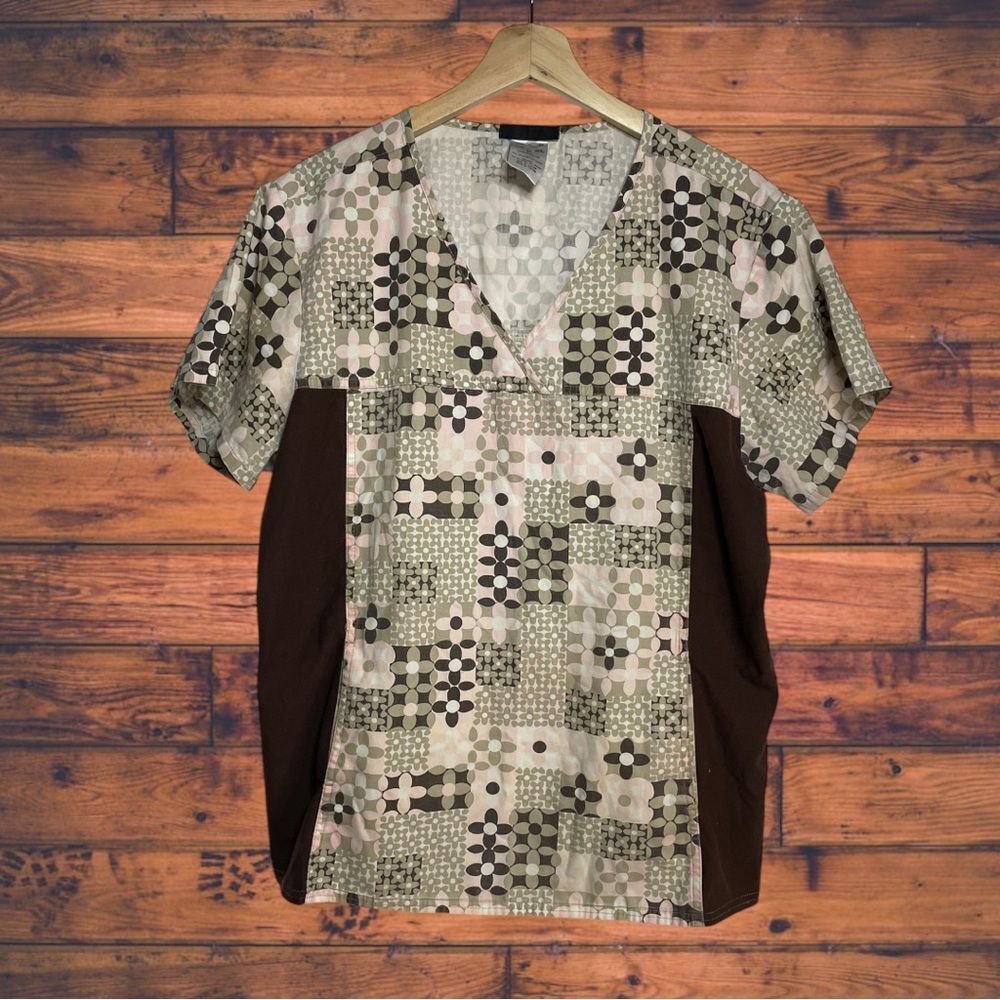 5 for $25🔥Cherokee Tan & Brown Scrub Top XL‎